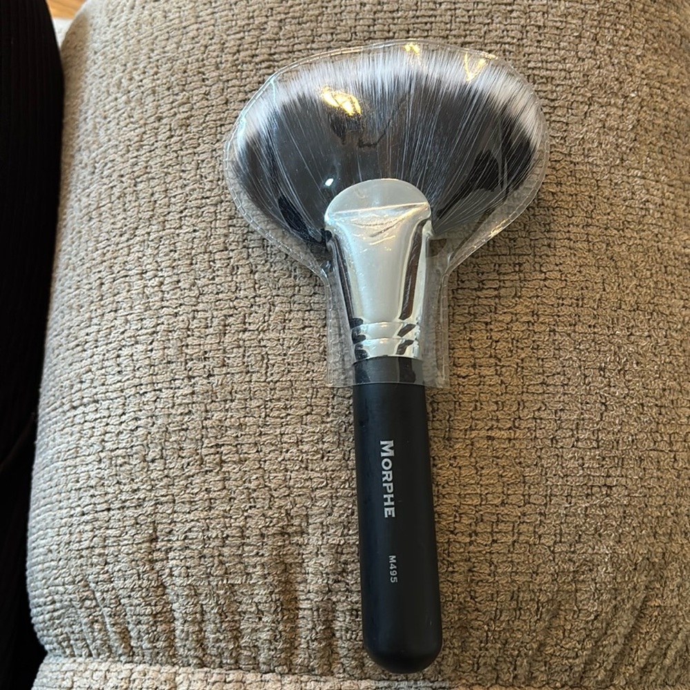 Morphe M495 Deluxe Fan Brush